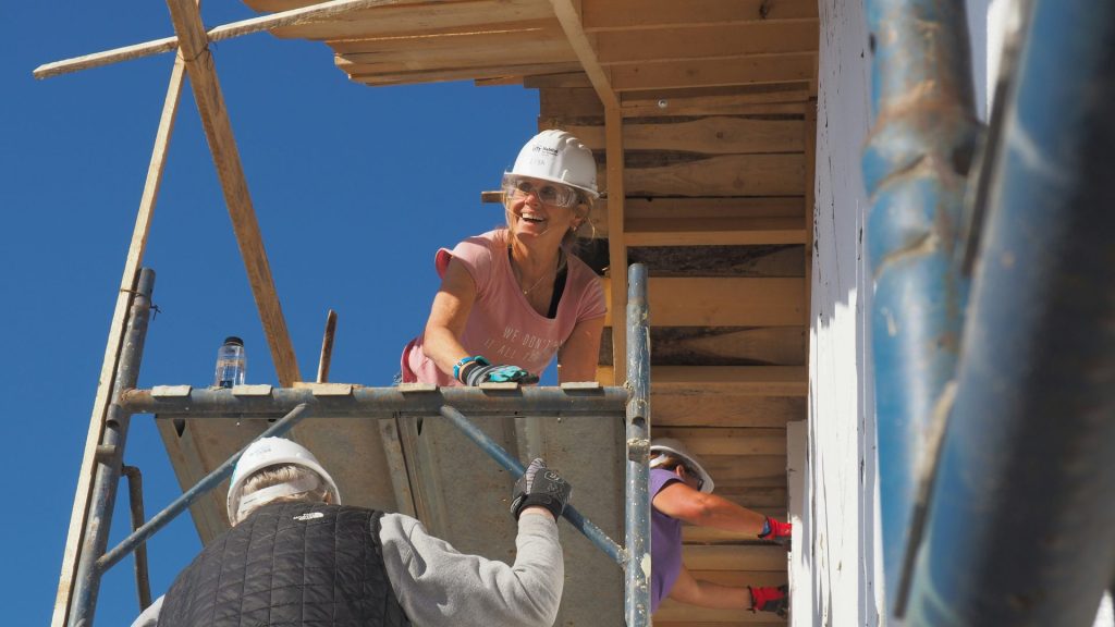 woman wearing pink t-shirt during daytime